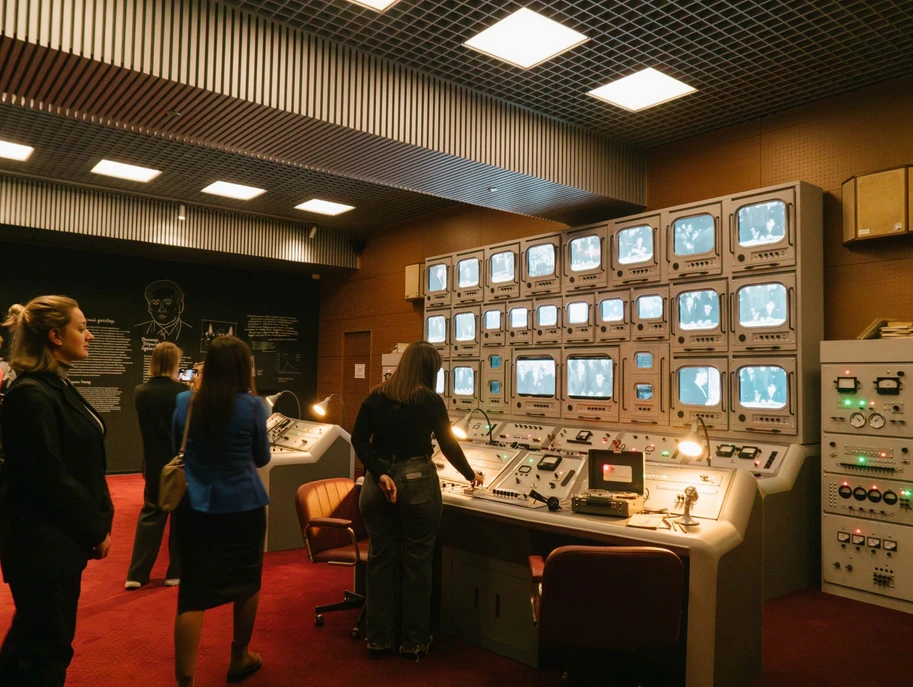 The «Director's Booth» immersive installation